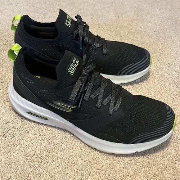 SKECHERS MENS SIZE 8.5 GO RUN HYPER BURST SHOES - Picture 1 of 7